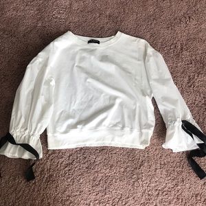 White puffy sleeve top